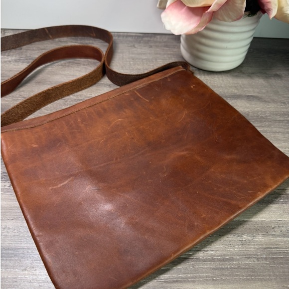 Handmade Leather Envelope Clutch/Shoulder bag STUNNING - Picture 5 of 11